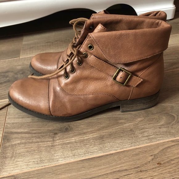Steve Madden Falyn Leather Ankle Boot - Picture 3 of 8